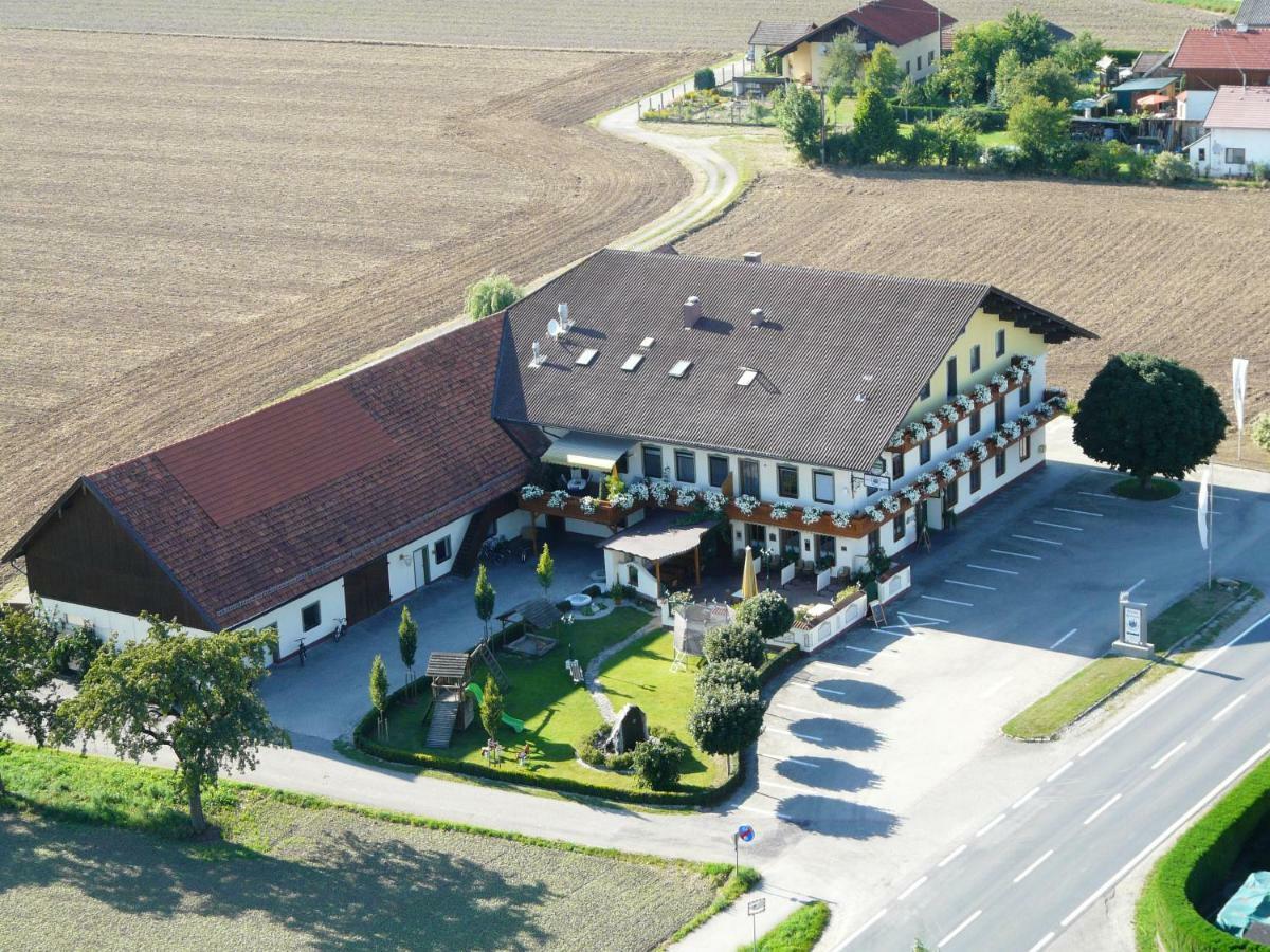 Hotel - Garni Mittelpunkt-Europa Gmbh Braunau am Inn Dış mekan fotoğraf
